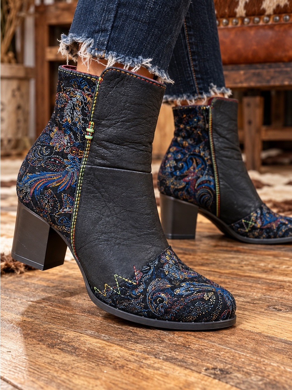 L’Artiste by Spring Step Black Embroidered Leather Ankle Boots Boho Western